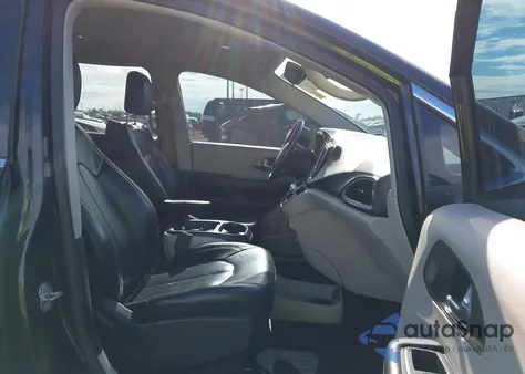 2018 Chrysler Pacifica Touring L z USA, uszkodzony, nr VIN 2C4RC1BGXJR119129